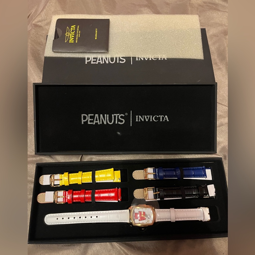 BRAND NEW Invicta Peanuts Collaboration Women’s Watch with Interchangeable Bands